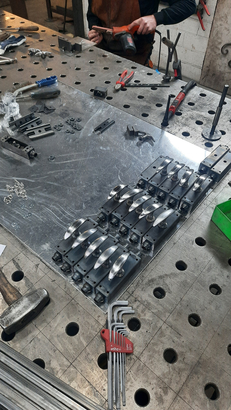Coding the finished closure systems