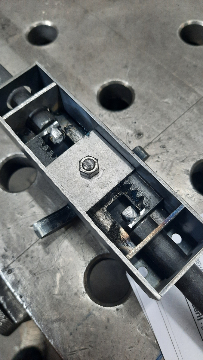 Window closure mechanism detail